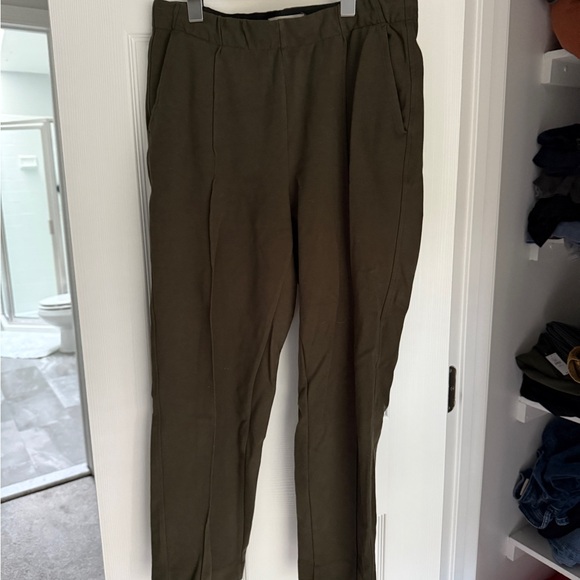 Everlane Dream Pant (original straight cut) - Picture 2 of 2